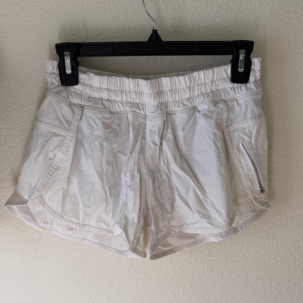 Lululemon Athletica Tracker Short 4”